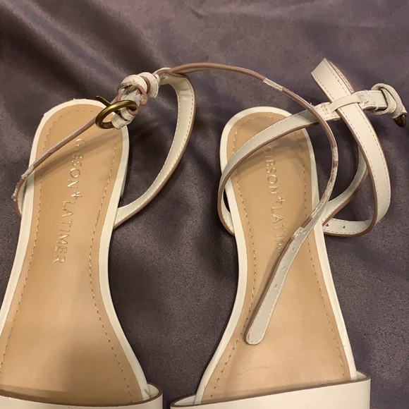Gibson/ Latimer Beige Strappy Flat Sandals - Picture 4 of 4
